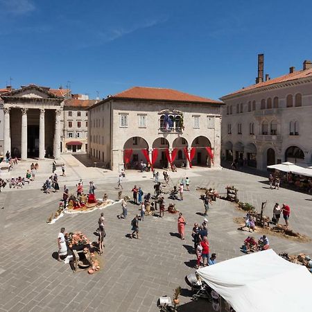 Augustus Forum View Póla Kültér fotó