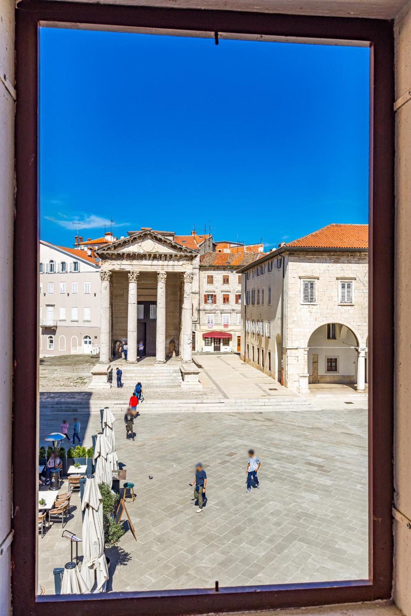 Augustus Forum View Póla Kültér fotó