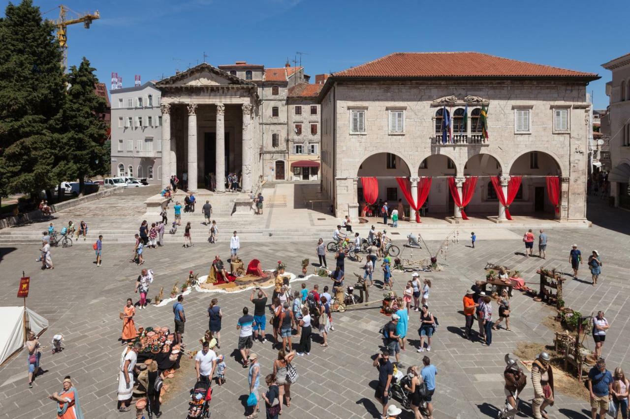 Augustus Forum View Póla Kültér fotó